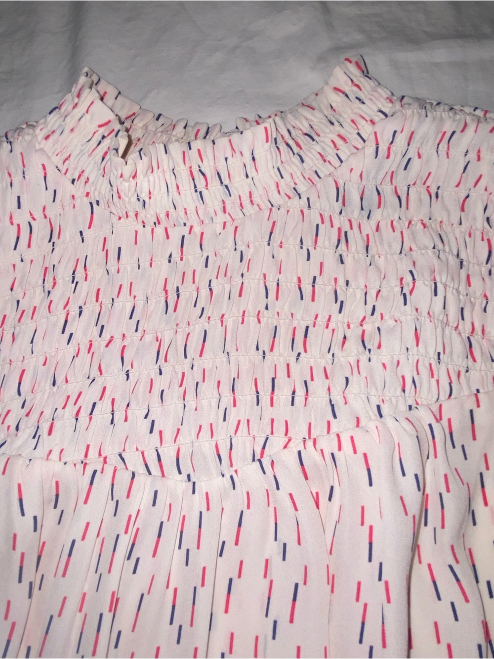 Banana Republic Cream Sleeveless Top with Red & Navy Dash Print - Picture 4 of 8